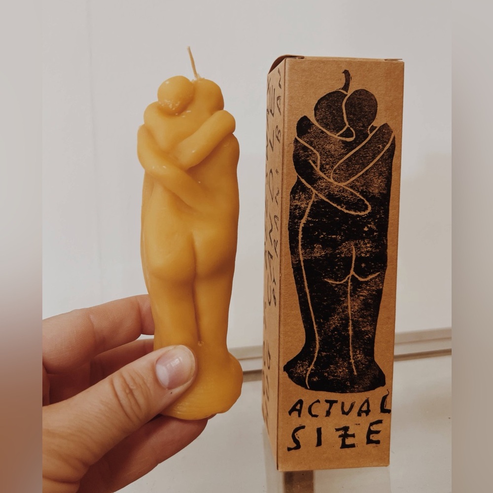 Natural Beeswax HUG Candle hand poured gift beeswax rani ban